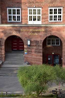 Schulfoto: Emilie-Wüstenfeld-Gymnasium
